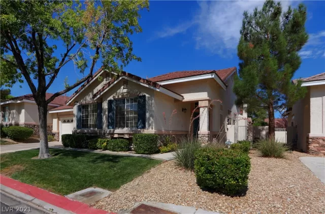 MLS: 2335600 Condo For Sale