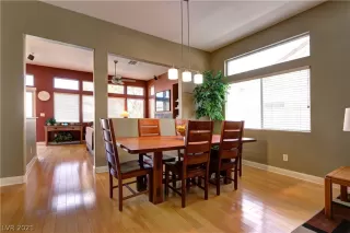 Photo #5: 2335600 Listing 