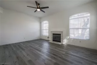 Photo #4: 2335614 Listing 