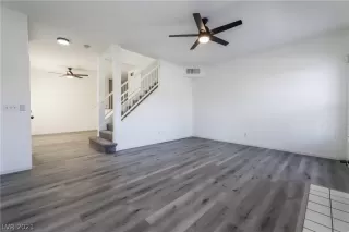 Photo #5: 2335614 Listing 