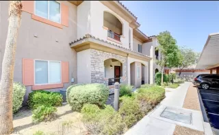 Photo #6: 2335623 Listing