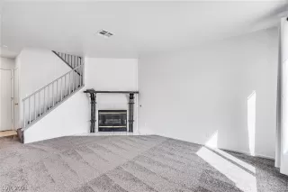 Photo #6: 2335632 Listing