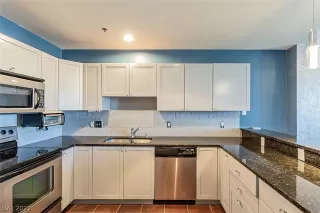 Photo #6: 2335640 Listing