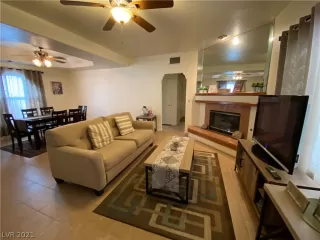 Photo #2: 2335643 Listing