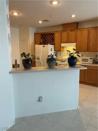 Photo #1: 2335648 Listing