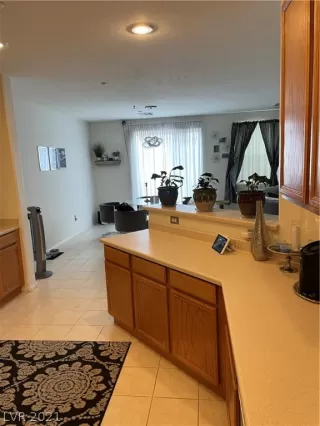 Photo #6: 2335648 Listing