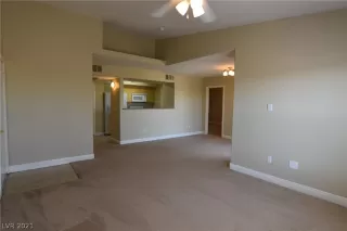 Photo #4: 2335693 Listing