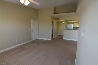 Photo #6: 2335693 Listing