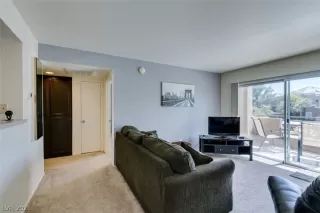 Photo #2: 2335705 Listing