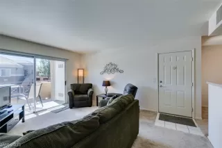 Photo #3: 2335705 Listing