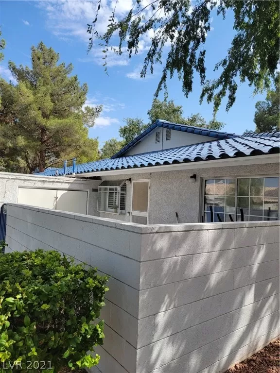 MLS: 2335711 Condo For Sale