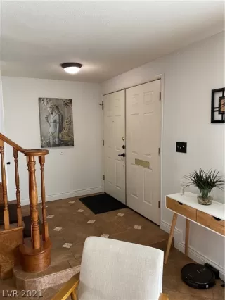 Photo #2: 2335722 Listing