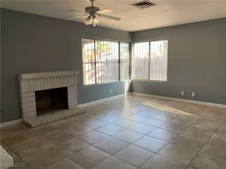 Photo #3: 2335724 Listing