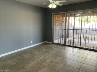 Photo #4: 2335724 Listing