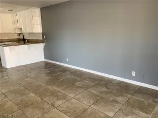 Photo #5: 2335724 Listing