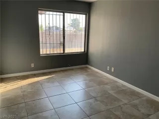 Photo #6: 2335724 Listing