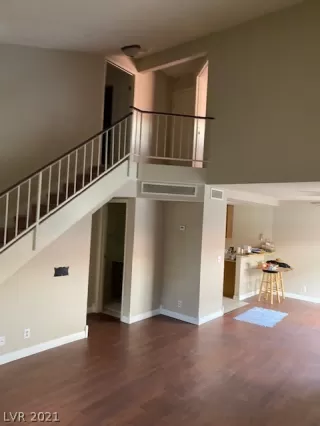 Photo #5: 2335735 Listing