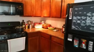 Photo #4: 2335755 Listing