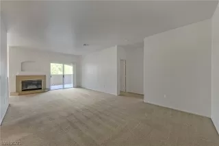 Photo #5: 2335762 Listing