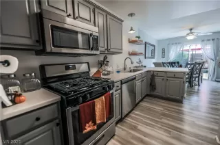 Photo #4: 2335801 Listing