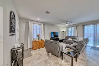 Photo #4: 2335803 Listing 