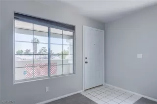 Photo #3: 2335805 Listing