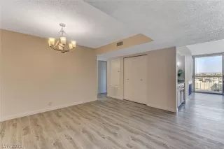 Photo #1: 2335806 Listing