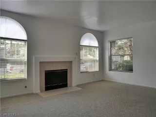 Photo #3: 2335809 Listing 