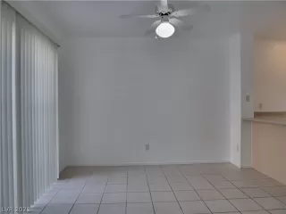 Photo #6: 2335809 Listing 