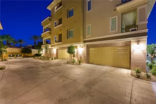 Photo #5: 2335811 Listing