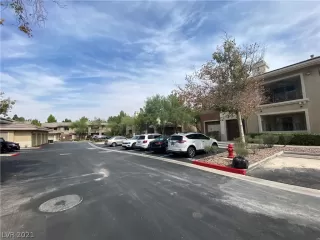 Photo #3: 2335813 Listing 