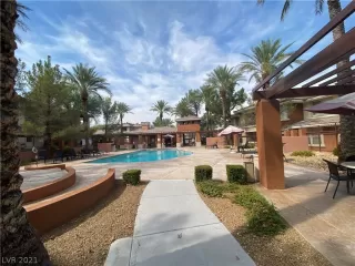 Photo #6: 2335813 Listing 