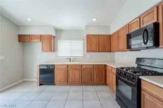 Photo #1: 2335844 Listing 