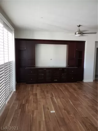 Photo #4: 2335856 Listing 