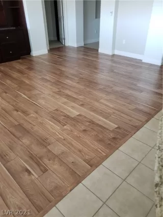 Photo #5: 2335856 Listing 