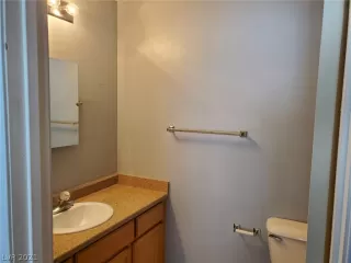 Photo #5: 2335857 Listing