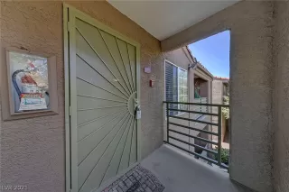 Photo #3: 2335865 Listing