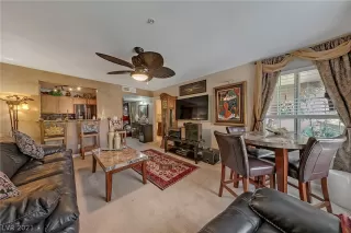 Photo #4: 2335865 Listing