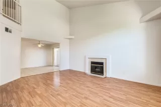 Photo #2: 2335880 Listing 