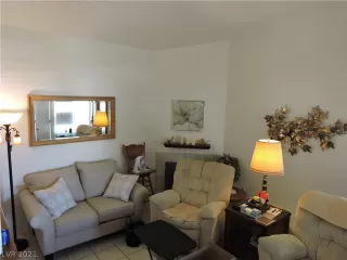 Photo #4: 2335890 Listing 