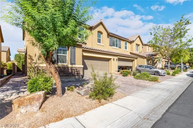 MLS: 2335899 Condo For Sale