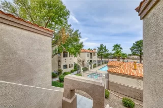 Photo #2: 2335921 Listing