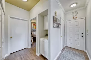 Photo #3: 2335921 Listing