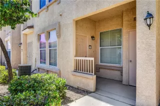 Photo #4: 2335930 Listing