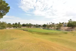 Photo #2: 2335974 Listing