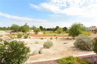 Photo #3: 2335974 Listing