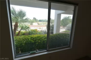 Photo #5: 2335974 Listing