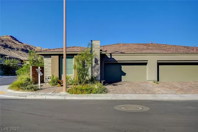 MLS: 2336025 Condo For Sale