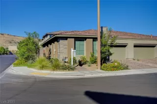 Photo #2: 2336025 Listing 