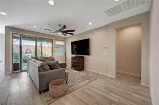 Photo #5: 2336025 Listing 